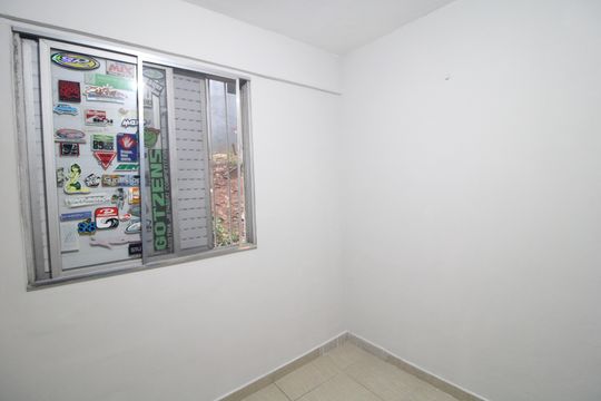 Quarto 2 de apartamento para alugar com 2 quartos, 51m² em Jardim Ubirajara, São Paulo