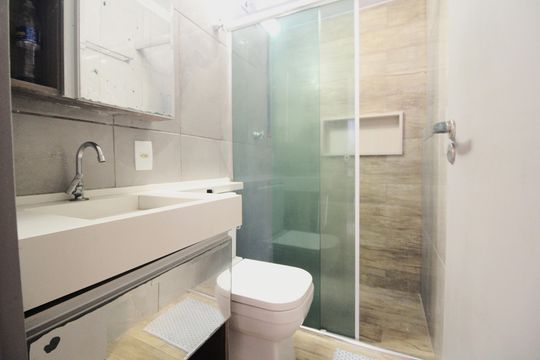 Banheiro de apartamento para alugar com 2 quartos, 51m² em Jardim Ubirajara, São Paulo