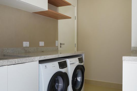 Área de serviço de casa de condomínio à venda com 5 quartos, 516m² em Condomínio Melville (Tamboré), Santana de Parnaíba