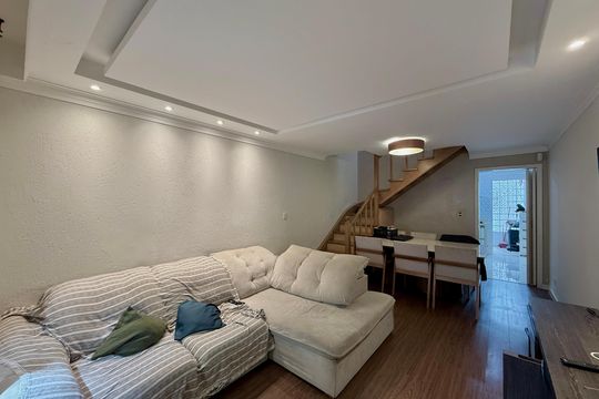 Casa para alugar com 2 quartos, 130m² em Jardim Caravelas, São Paulo