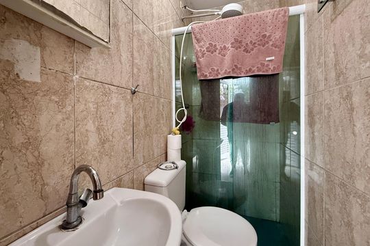 Banheiro de Serviço  de casa para alugar com 2 quartos, 130m² em Jardim Caravelas, São Paulo