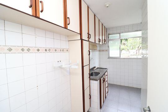 Cozinha de apartamento à venda com 2 quartos, 50m² em Portuguesa, Rio de Janeiro