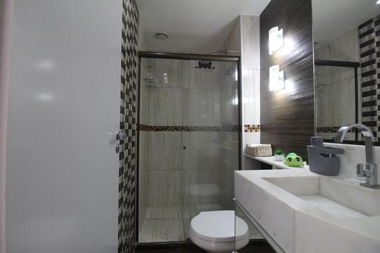 Banheiro Social de apartamento à venda com 2 quartos, 51m² em Jacarepaguá, Rio de Janeiro
