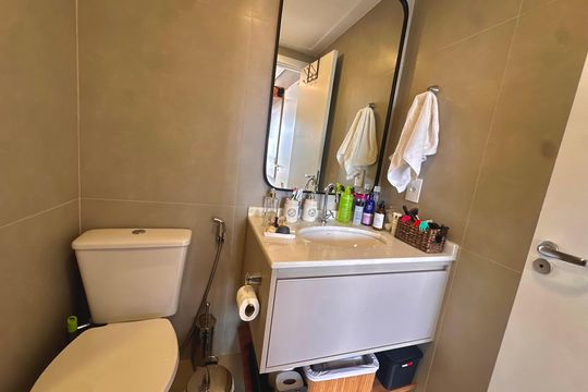 Banheiro suíte  de apartamento para alugar com 2 quartos, 57m² em Santo Amaro, São Paulo
