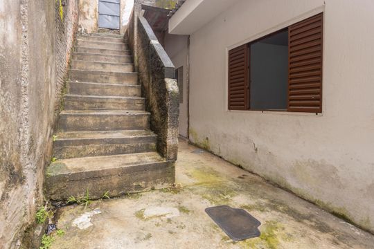 Escada de casa à venda com 2 quartos, 100m² em Jardim Santa Fe (zona Sul), São Paulo