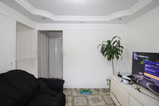 Sala de apartamento à venda com 2 quartos, 50m² em Jardim Redil, São Paulo