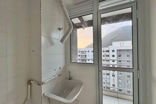 Área de serviço de apartamento à venda com 2 quartos, 53m² em Barra Olímpica, Rio de Janeiro