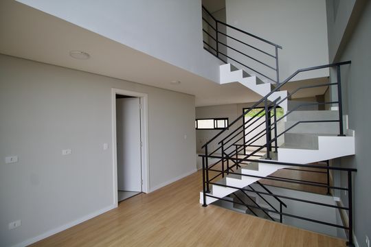 Casa de Condomínio para alugar com 3 quartos, 160m² em Santa Cândida, Curitiba