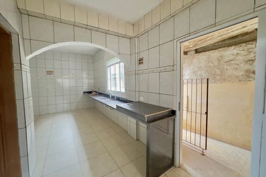 Cozinha casa 2 de casa à venda com 6 quartos, 286m² em Jardim dos Pimentas, Guarulhos