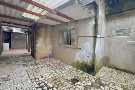 Quintal casa 3 de casa à venda com 6 quartos, 286m² em Jardim dos Pimentas, Guarulhos