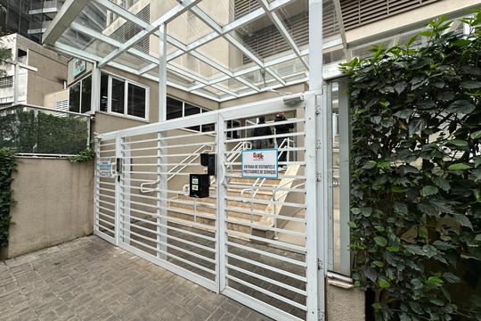 Fachada e portaria de apartamento para alugar com 1 quarto, 66m² em Bethaville I, Barueri