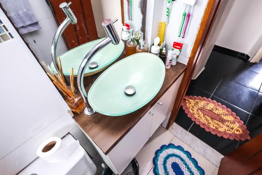 Banheiro de apartamento à venda com 2 quartos, 45m² em Vila Heliopolis, São Paulo
