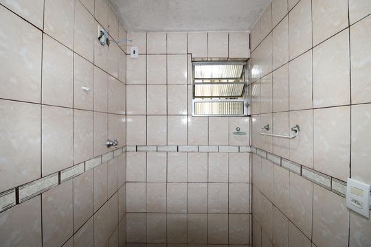 Banheiro da Suíte de casa para alugar com 4 quartos, 205m² em Parque Santa Rita, São Paulo