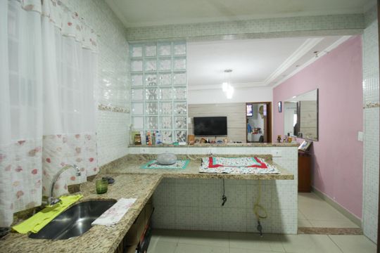 Cozinha de casa para alugar com 2 quartos, 102m² em Jardim Vista Alegre, São Paulo