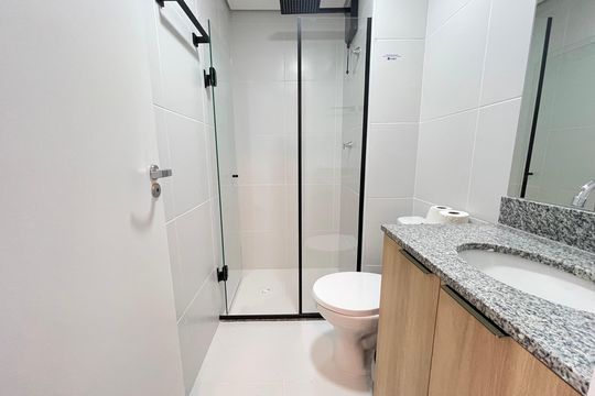 Banheiro de kitnet/studio à venda com 1 quarto, 25m² em Butantã, São Paulo