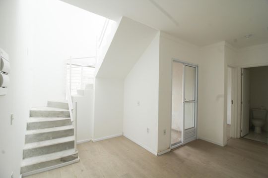 Casa para alugar com 1 quarto, 80m² em Vila Mangalot, São Paulo