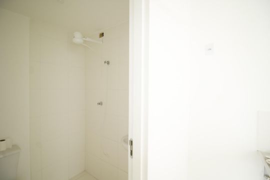 Banheiro de casa para alugar com 1 quarto, 80m² em Vila Mangalot, São Paulo