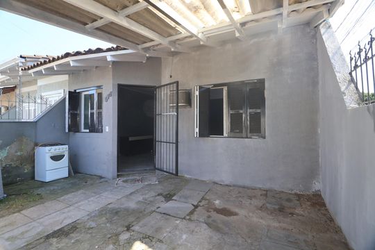 Quintal de casa para alugar com 2 quartos, 42m² em Vila Imbui, Cachoeirinha