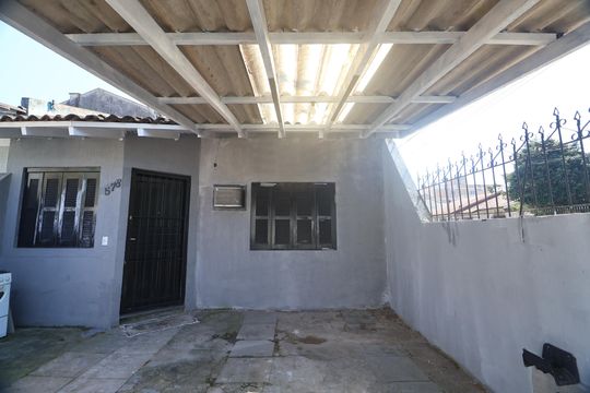 Garagem de casa para alugar com 2 quartos, 42m² em Vila Imbui, Cachoeirinha