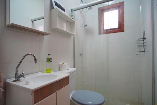 Banheiro de casa para alugar com 2 quartos, 46m² em Arroio da Manteiga, São Leopoldo