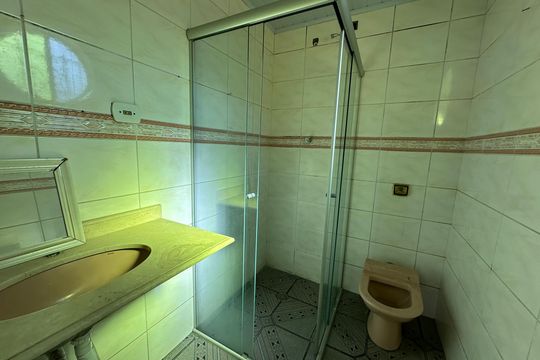 Banheiro 2 de casa à venda com 4 quartos, 363m² em Jardim Tupa, Barueri