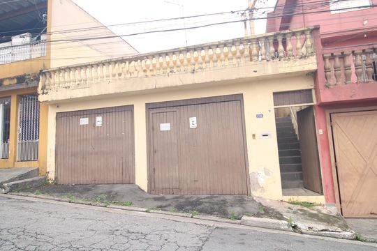 Fachada de casa à venda com 3 quartos, 168m² em Parque Brasil, São Paulo