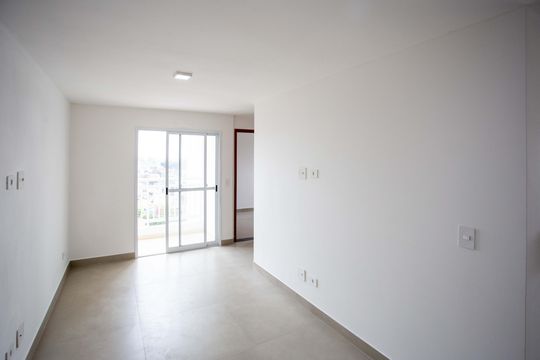 Apartamento para alugar com 2 quartos, 54m² em Vila Maria Leonor, Diadema