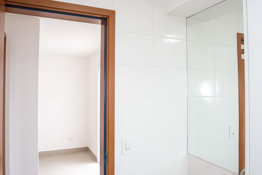 Banheiro de apartamento para alugar com 2 quartos, 54m² em Vila Maria Leonor, Diadema