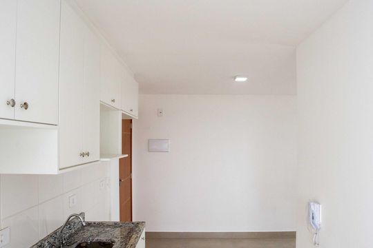 Cozinha de apartamento para alugar com 2 quartos, 54m² em Vila Maria Leonor, Diadema
