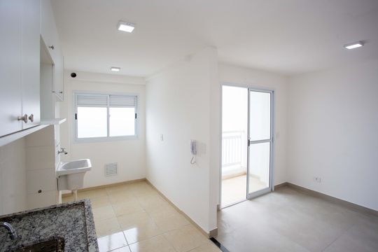 Cozinha de apartamento para alugar com 2 quartos, 44m² em Vila Maria Leonor, Diadema