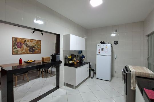 Cozinha de apartamento à venda com 3 quartos, 220m² em Boa Vista, Belo Horizonte