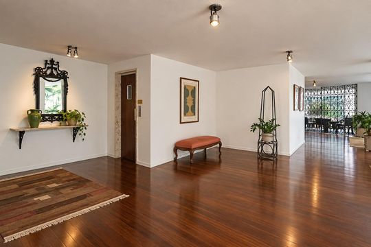 Hall Social de apartamento à venda com 3 quartos, 110m² em Bela Vista, São Paulo