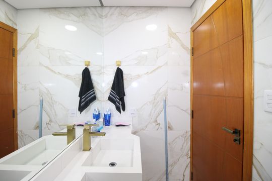 Banheiro de casa à venda com 3 quartos, 140m² em Parada Xv de Novembro, São Paulo