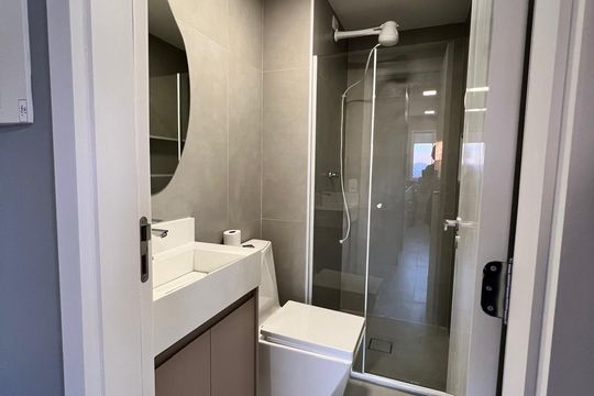 Banheiro de apartamento para alugar com 2 quartos, 36m² em Vila das Bandeiras, Guarulhos