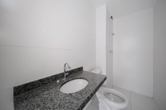 Banheiro de apartamento à venda com 2 quartos, 37m² em Vila Ré, São Paulo