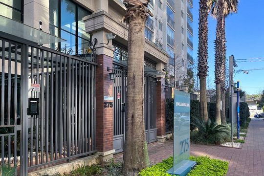 Fachada de apartamento para alugar com 2 quartos, 60m² em Vila Anastácio, São Paulo