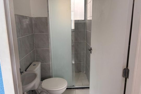 Banheiro de apartamento para alugar com 2 quartos, 42m² em Estância Velha, Canoas