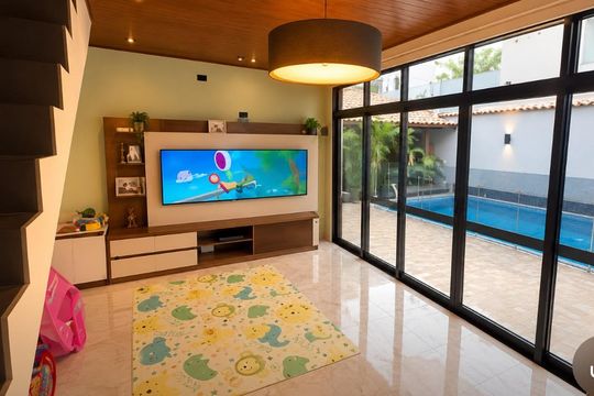 Sala de casa de condomínio à venda com 2 quartos, 230m² em Maravista, Niterói