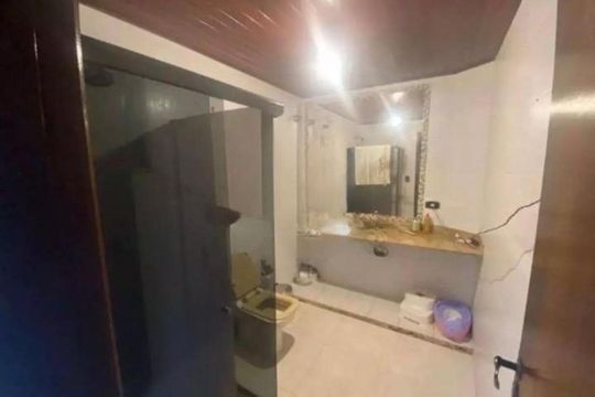 Banheiro de casa de condomínio à venda com 2 quartos, 230m² em Maravista, Niterói