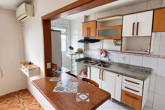Cozinha de apartamento para alugar com 2 quartos, 47m² em Camaquã, Porto Alegre