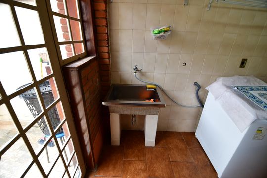 Área de Serviço de casa para alugar com 4 quartos, 430m² em Chácara da Barra, Campinas