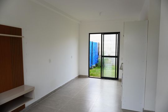 Sala de casa de condomínio para alugar com 2 quartos, 74m² em Jardim Pacaembú, Americana