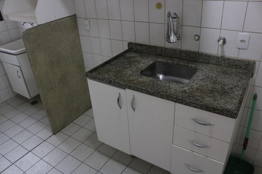 Cozinha de apartamento para alugar com 2 quartos, 47m² em Perdizes, São Paulo