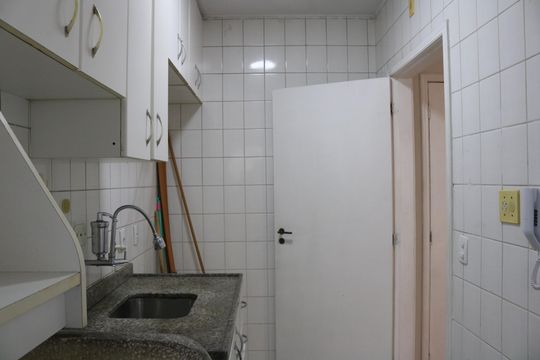 Cozinha de apartamento para alugar com 2 quartos, 47m² em Perdizes, São Paulo