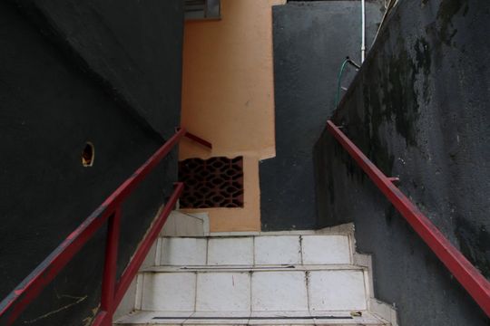 Escada de acesso de apartamento para alugar com 1 quarto, 65m² em Vista Alegre, Rio de Janeiro