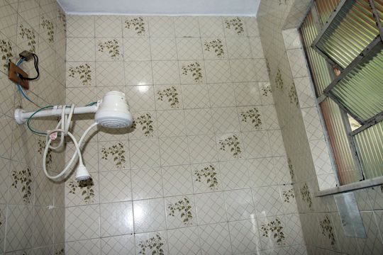 Banheiro de apartamento para alugar com 1 quarto, 65m² em Vista Alegre, Rio de Janeiro