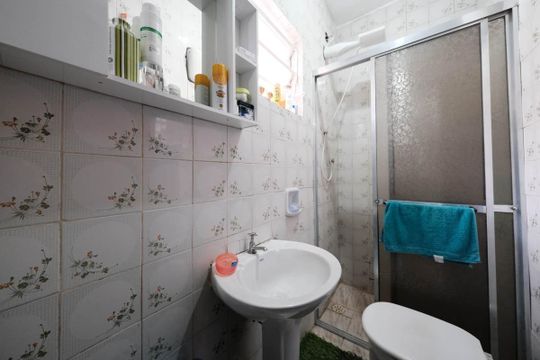Banheiro da suíte de casa à venda com 4 quartos, 200m² em Ponte Rasa, São Paulo