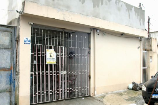 Fachada de casa para alugar com 1 quarto, 40m² em Vila Arriete, São Paulo