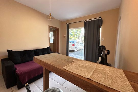 Sala de apartamento para alugar com 1 quarto, 35m² em Rio Tavares Central, Florianópolis
