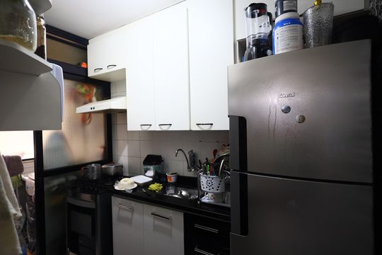 Cozinha e Área de Serviço de apartamento à venda com 3 quartos, 63m² em Jaguaribe, Osasco